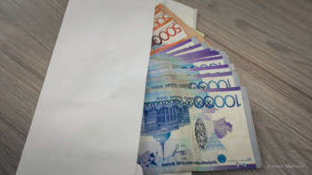 Фотография к новости: Ақмола облысында притонның ұстаушысы полицейге пара ұсынған