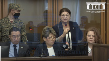 Фотография к новости: "Ана ретінде түсініңіздер". Сотта Бишімбаевтың анасы сөйледі