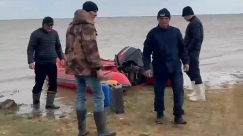 Фотография к новости: Ақмола облысы Жарқайың ауданында азық-түлік қайықпен жеткізілуде