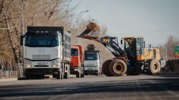 Фотография к новости: Павлодарда 21 мың м2 асфальт жабыны жаңартылды