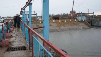 Фотография к новости: БҚО-да су келмегеніне 20 жылдан асқан көлге су жіберіле бастады