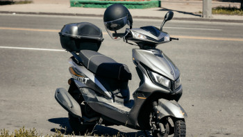 Фотография к новости: Мопед жүргізушілеріне талап күшейтілмек