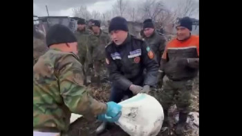 Фотография к новости: Құтқарушылар Қызылжарда су тасқынының алдын алу жұмыстарын жүргізуде