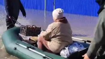 Фотография к новости: Қарағандылық құтқарушылар солтүстік пен батыста төрт жүзге жуық адамды құтқарды