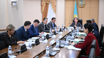 Фотография к новости: Сенаторлар орман шаруашылығы қызметкерлерінің еңбек жағдайын жақсарту мәселесін талқылады