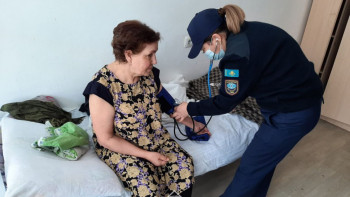 Фотография к новости: БҚО-да су тасқыны аймағында дәрігерлер қалай жұмыс істеуде