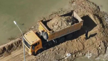 Фотография к новости: Жылыой ауданында су тасқыны салдарын жою тәулік бойы жүргізіліп жатыр