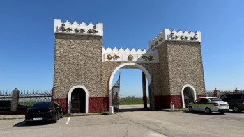 Фотография к новости: Фоторепортаж: Алматыда сақ қорғандарының аумағы тазартылды