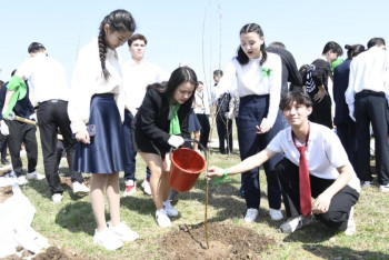 Фотография к новости: Елордадағы Ботаникалық бақта «Түлектер аллеясы» ашылды