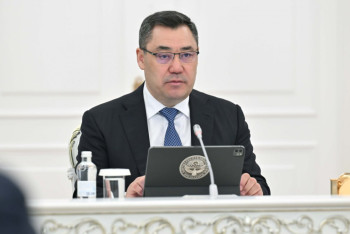 Фотография к новости: Садыр Жапаров: Қазақстан - бауырлас мемлекет әрі негізгі сауда серіктестеріміздің бірі