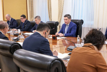 Фотография к новости: Бектенов: Шикізатты газ түрінде сатудың орнына біз полиэтилен өндіреміз