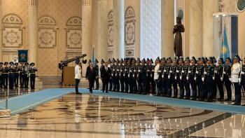 Фотография к новости: Президент Ақордада Садыр Жапаровты қарсы алды