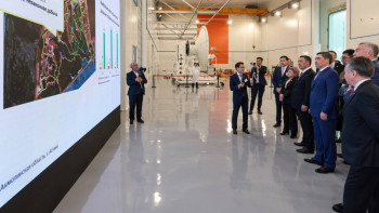 Фотография к новости: Жапаров «Қазақстан ғарыш сапары» ұлттық ғарыш орталығында болды