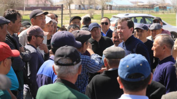 Фотография к новости: Ойыл ауданында су тасқынынан зардап шеккендерге 103 млн теңге төленді