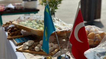 Фотография к новости: Астанада алғаш рет қазақ-түрік тағамдарының жәрмеңкесі өтті