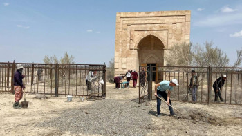 Фотография к новости: Қазақстандықтар бір аптада 717 тарихи-мәдени ескерткішке тазалық жұмысын жүргізді