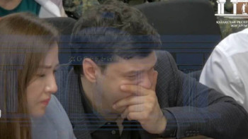 Фотография к новости: Салтанаттың ағасы сотта көз жасына ерік берді