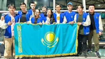 Фотография к новости: Оқушалыр Менделеев олимпиадасында бақ сынайды