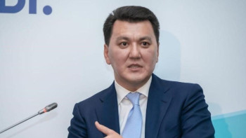 Фотография к новости: Ерлан Қарин құмар ойындарға қатысты заң жобасына пікір білдірді