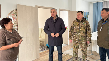 Фотография к новости: Серік Жұманғарин Қобда ауылының тұрғындарымен кездесті