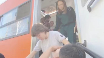 Фотография к новости: Эвакуацияланған балалар мектепке оралды