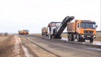 Фотография к новости: Ой-шұңқыры көп Ақтөбенің жолы қашан жөнделеді?