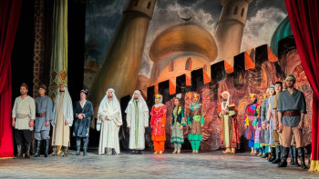 Фотография к новости: "Махмут Қәшқәрий" тарихи драмасы көрермендер назарына ұсынылды