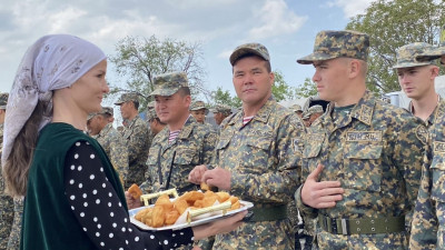 Шымкентте су тасқынымен күрескен ұландықтарды сән-салтанатпен күтіп алды