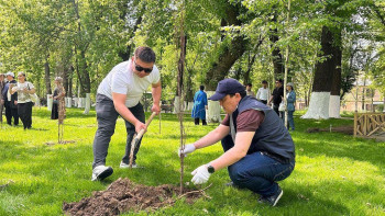 Фотография к новости: Шымкентте “Өткенге құрмет - бүгінгі міндет” тазалық акциясы өтті