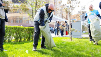 Фотография к новости: Астанада марафонға қатысушылар жарыстан кейін қоқыс жинады