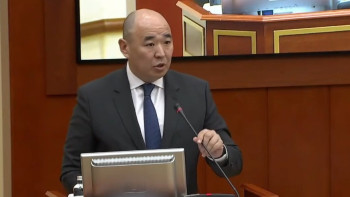 Фотография к новости: "Істей алмаса, орнын босатсын". Депутаттар министрге сын айтты