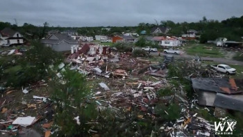 Фотография к новости: АҚШ-та торнадо салдарынан үш адам қаза тапты
