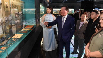 Фотография к новости: «Жұлдызды гид» Ұлттық музейде экскурсия өткізді