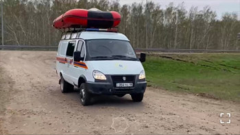 Фотография к новости: СҚО және Қарағанды облысы құтқарушылары тұрғындарды тасымалдап жүр