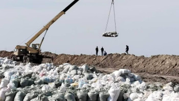 Фотография к новости: Жедел штаб: Исатай ауданында жағалауды нығайту жұмыстары 100% аяқталды