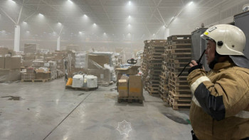 Фотография к новости: Алматыда жеке қойма өртке оранды