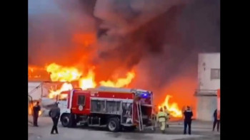 Фотография к новости: Ақтөбеде құрылыс материалдары қоймасы өртке оранды