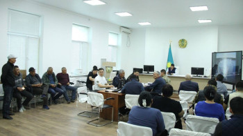 Фотография к новости: Махамбет ауданында жедел штаб күшейтілген тәртіппен жұмыс істеуге кірісті