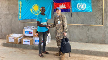 Фотография к новости: Қазақстандық бітімгер африкалық оқушылармен кездесті