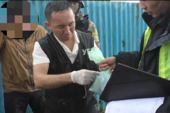 Фотография к новости: Таразда есірткі сатушылардан мефедрон тәркіленді