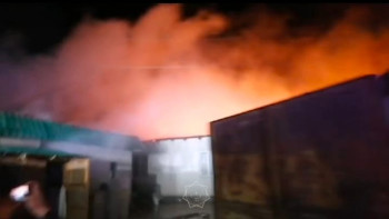 Фотография к новости: Елордада жатақхананың шатыры өртенді