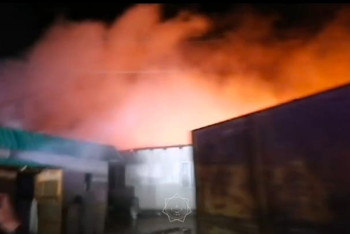 Елордада жатақхананың шатыры өртенді