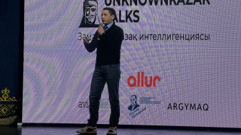 Фотография к новости: "Не жеп пысық болады?": Олжас Сүлеймен қытайлар туралы