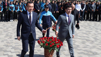 Фотография к новости: Бүгін Жақсылық Үшкемпіровтың туған күні