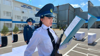 Фотография к новости: Алматы облысында 20 жас полиция қызметкері ант қабылдады