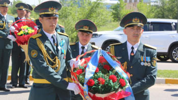 Фотография к новости: "Оңтүстік" өңірлік қолбасшылығының әскери қызметшілері соғыс батырларын еске алды