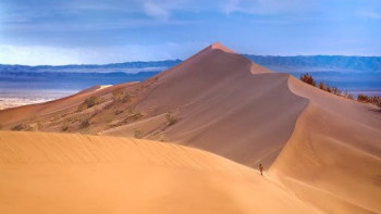 Фотография к новости: Қазақстан “Сахарасы”: Айғайқұмның туристік әлеуеті өсіп келеді