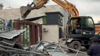 Фотография к новости: Алматыда бірнеше коммерциялық нысан сүрілді