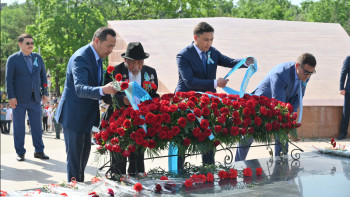 Фотография к новости: Шымкент: Жеңісті жақындатқандарға пәтер кілті берілді