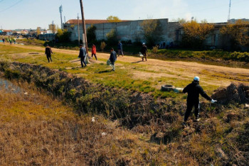 Фотография к новости: Астанадағы Сарыбұлақ өзенінен 200 тонна қоқыс шығарылды
